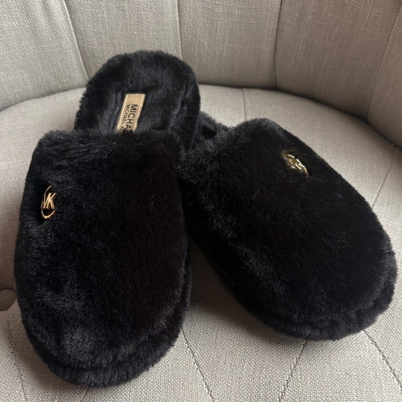 Michael Kors Black Plush Slippers - Picture 5 of 9